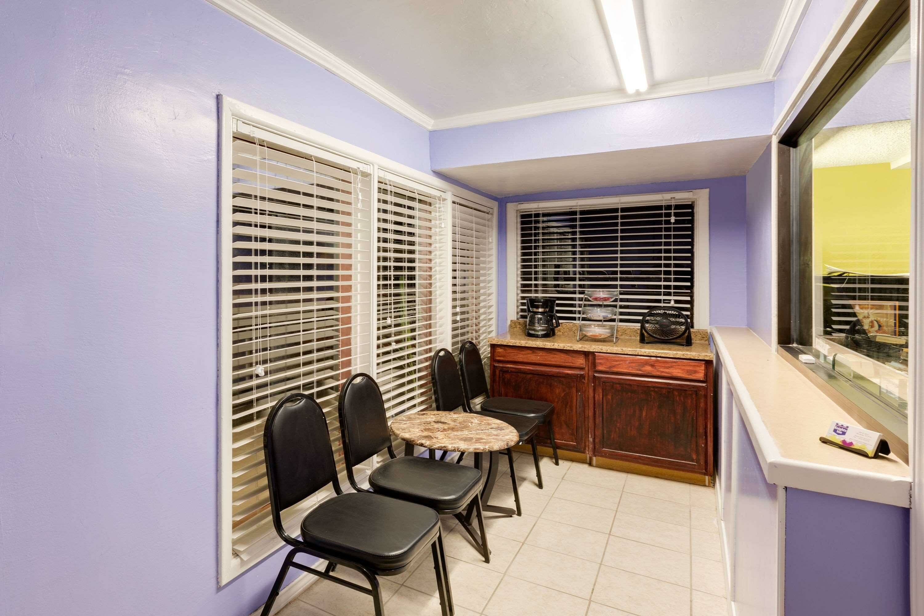 Фото Knights Inn Big Spring