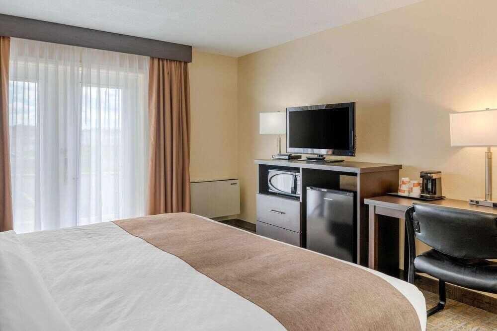 Фото Quality Inn & Suites Bathurst