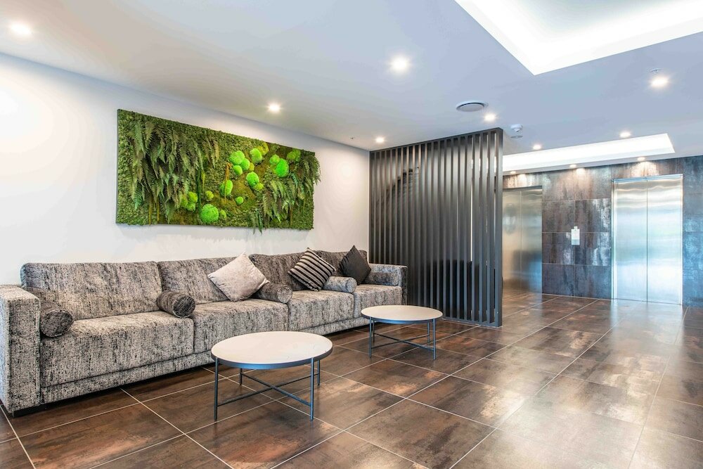 Фото Ramada by Wyndham Newmarket Auckland