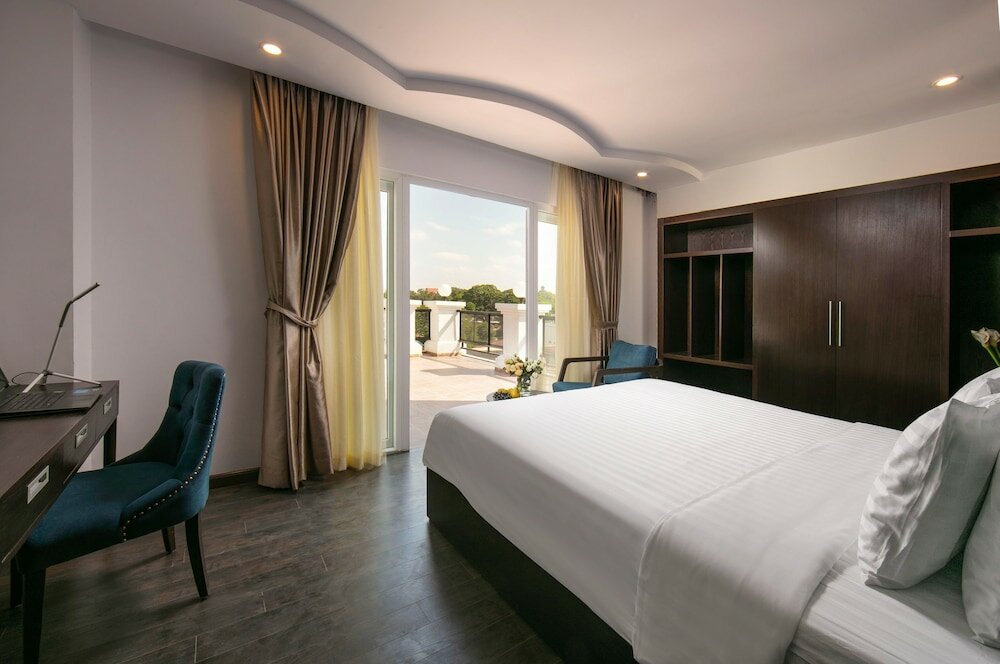 Фото Azalea Parkview Hotel