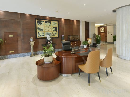 Фото Kunshan Yizui Crown Hotel