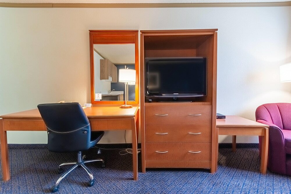 Фото Days Inn by Wyndham Drayton Valley