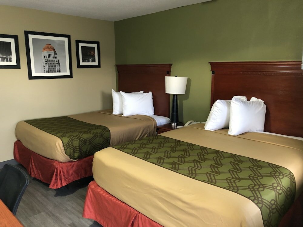 Фото Deluxe Inn & Suites By OYO Miami OK