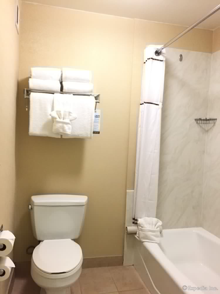 Фото Anaheim Camelot Inn & Suites