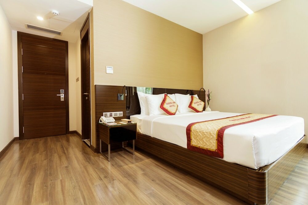 Фото Queen Ann Hotel
