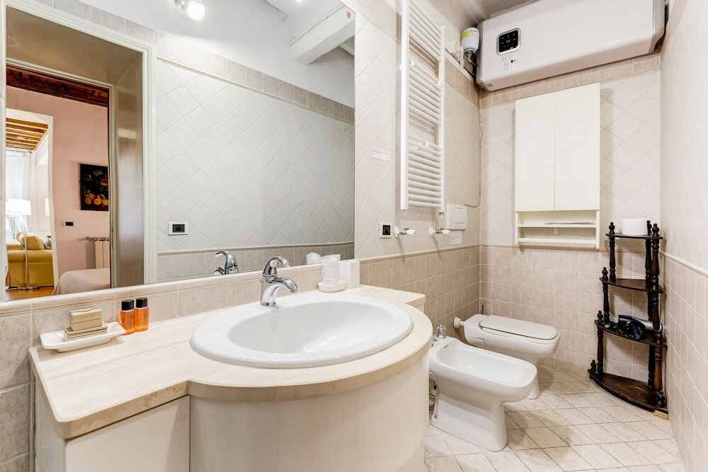 Фото Historical Apartment near Spanish Steps
