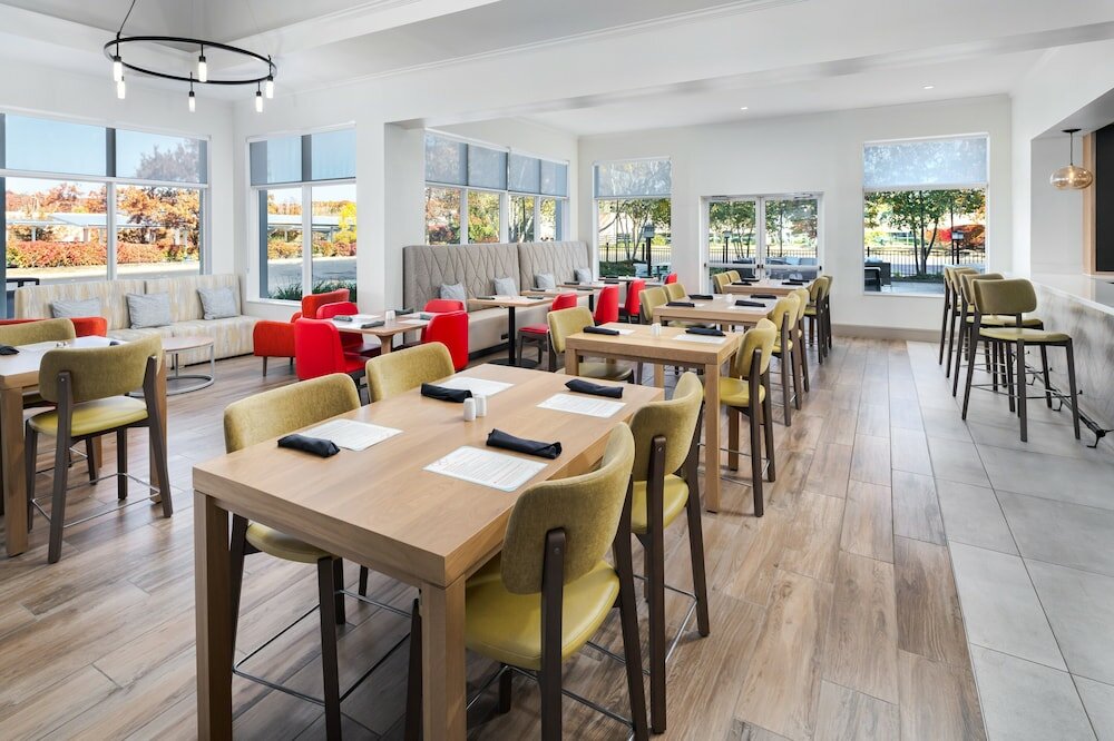 Фото Hilton Garden Inn Rockaway