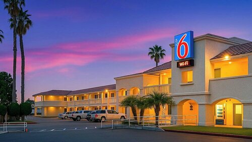 Внешний вид отеля Motel 6 Carlsbad, Ca Beach в Карлсбаде, фото 1