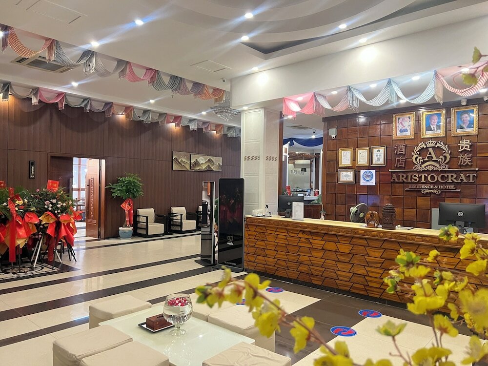 Фото Aristocrat Residence & Hotel