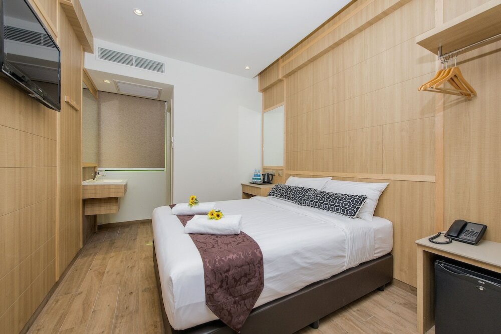 Фото Hotel 81 Premier Star