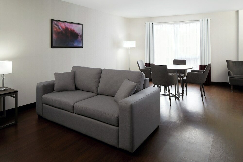 Фото Four Points by Sheraton Levis Convention Centre