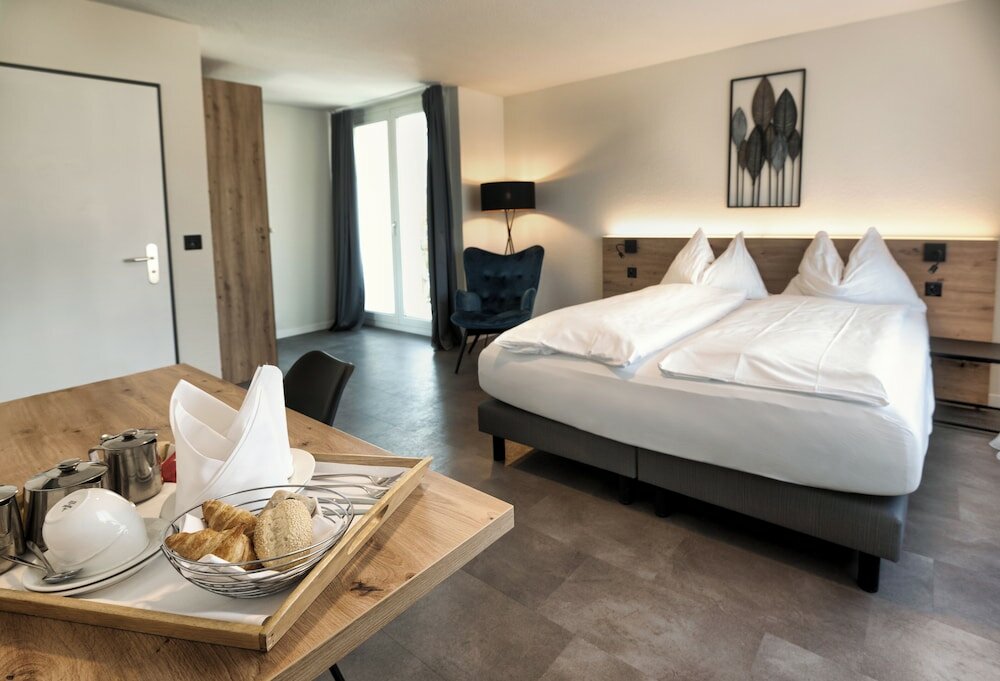 Фото Hotel Baeren Suhr