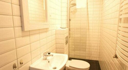 Гостиница 7th Room Guest House в Освенциме