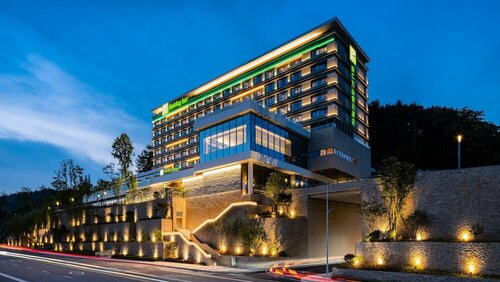 Гостиница Holiday Inn Tongren Wanshan, an Ihg Hotel в Тунжэни