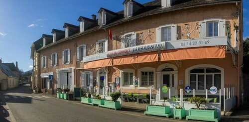 Гостиница Hôtel du Commerce в Пау