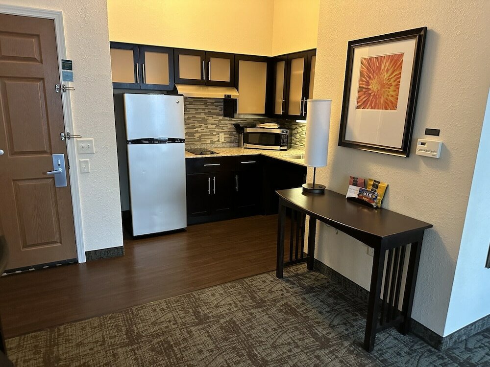 Фото Staybridge Suites Minot, an Ihg Hotel