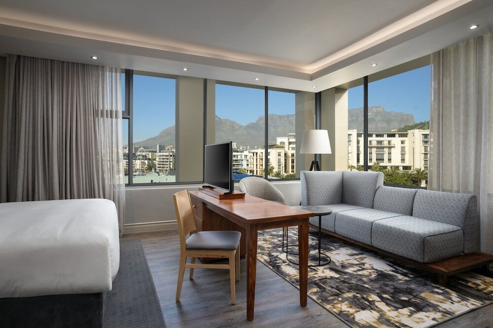 Фото Protea Hotel Cape Town Waterfront Breakwater Lodge