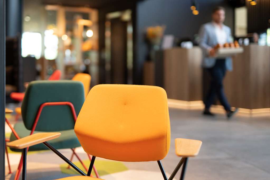 Фото Park Inn by Radisson Zurich Airport