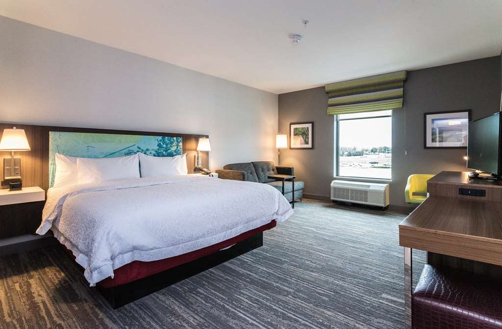 Фото Hampton Inn & Suites Allen Park