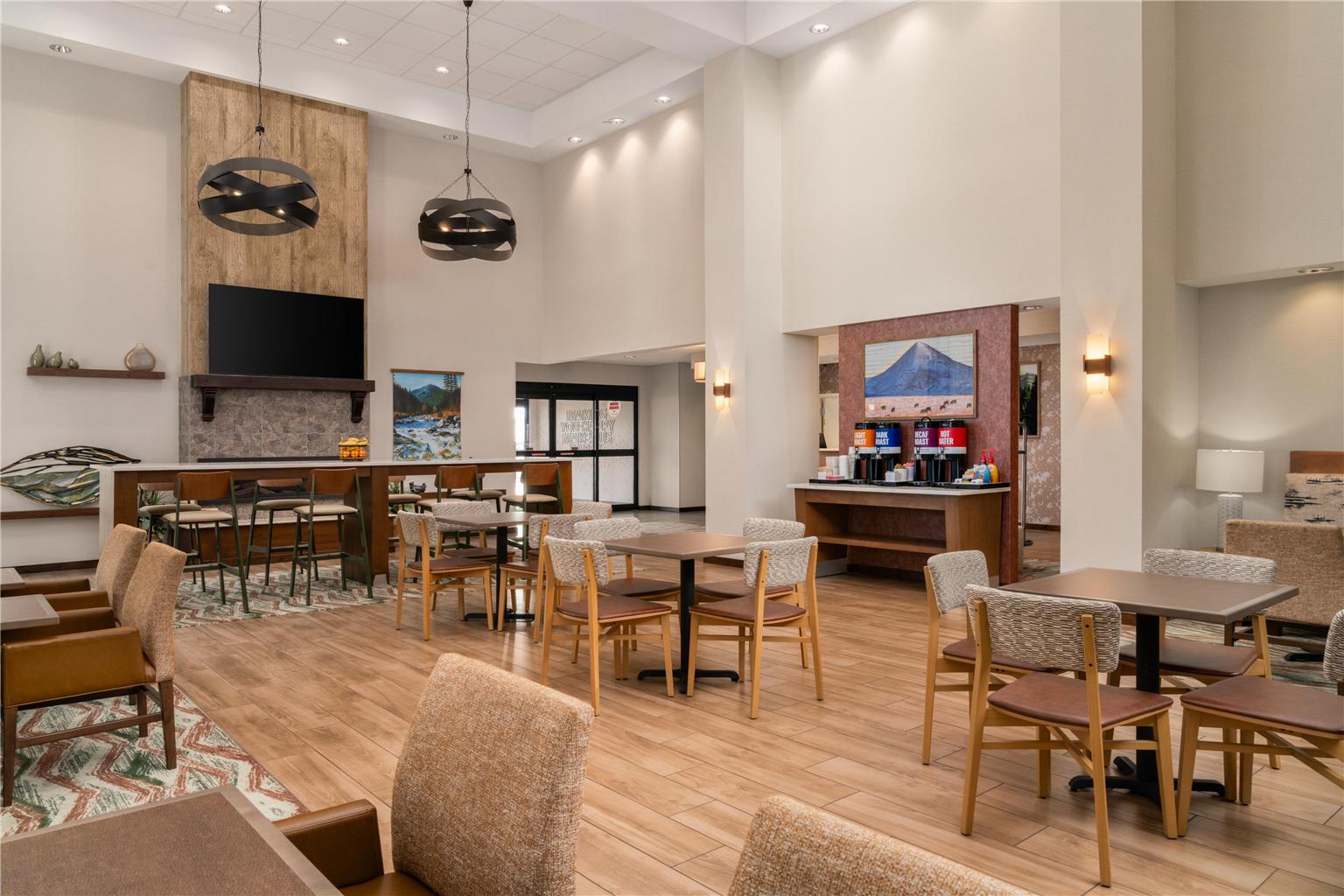 Фото Hampton Inn & Suites Whitefish