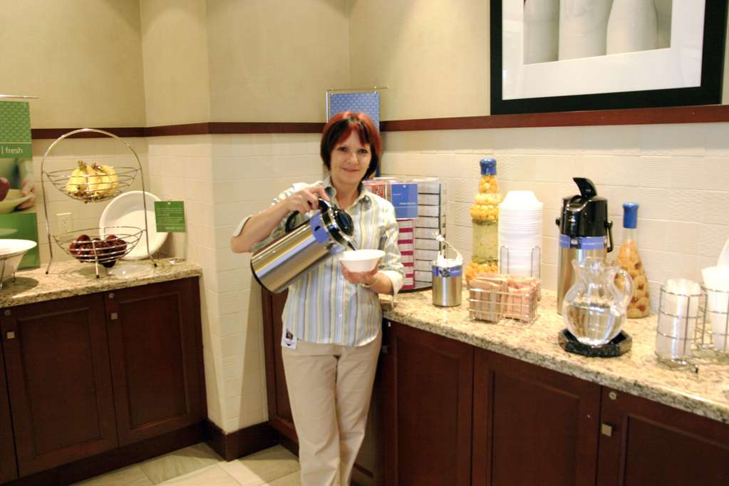 Фото Hampton Inn & Suites by Hilton Laval