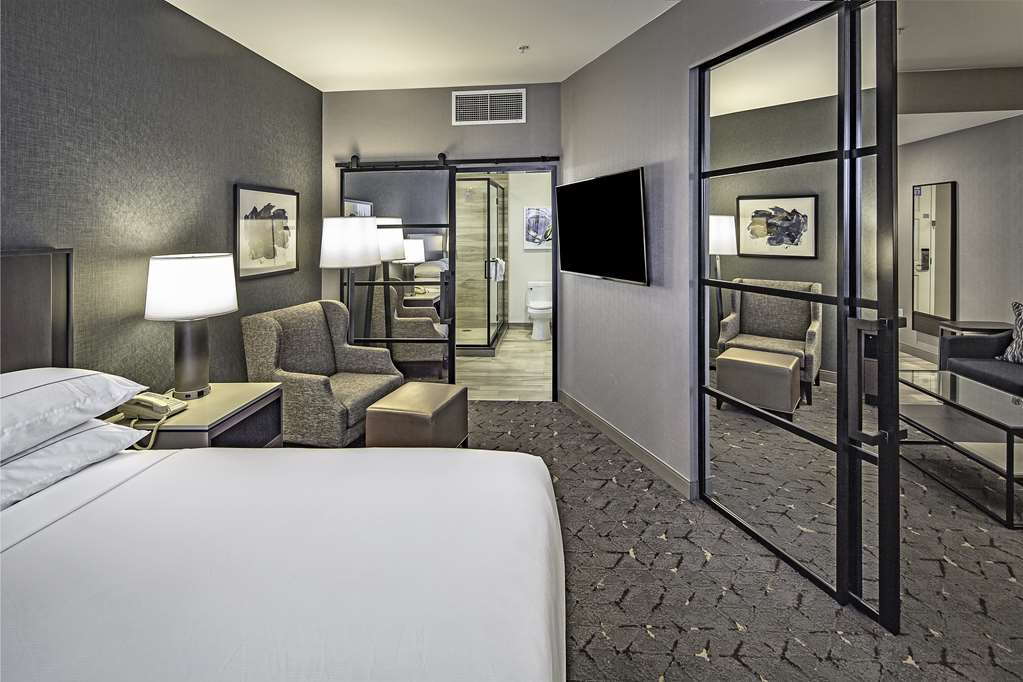 Фото DoubleTree by Hilton Hotel Modesto