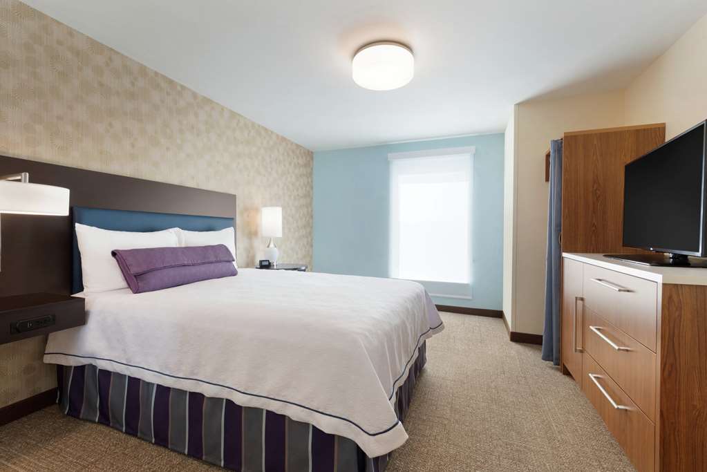 Фото Home2 Suites by Hilton Milwaukee Airport