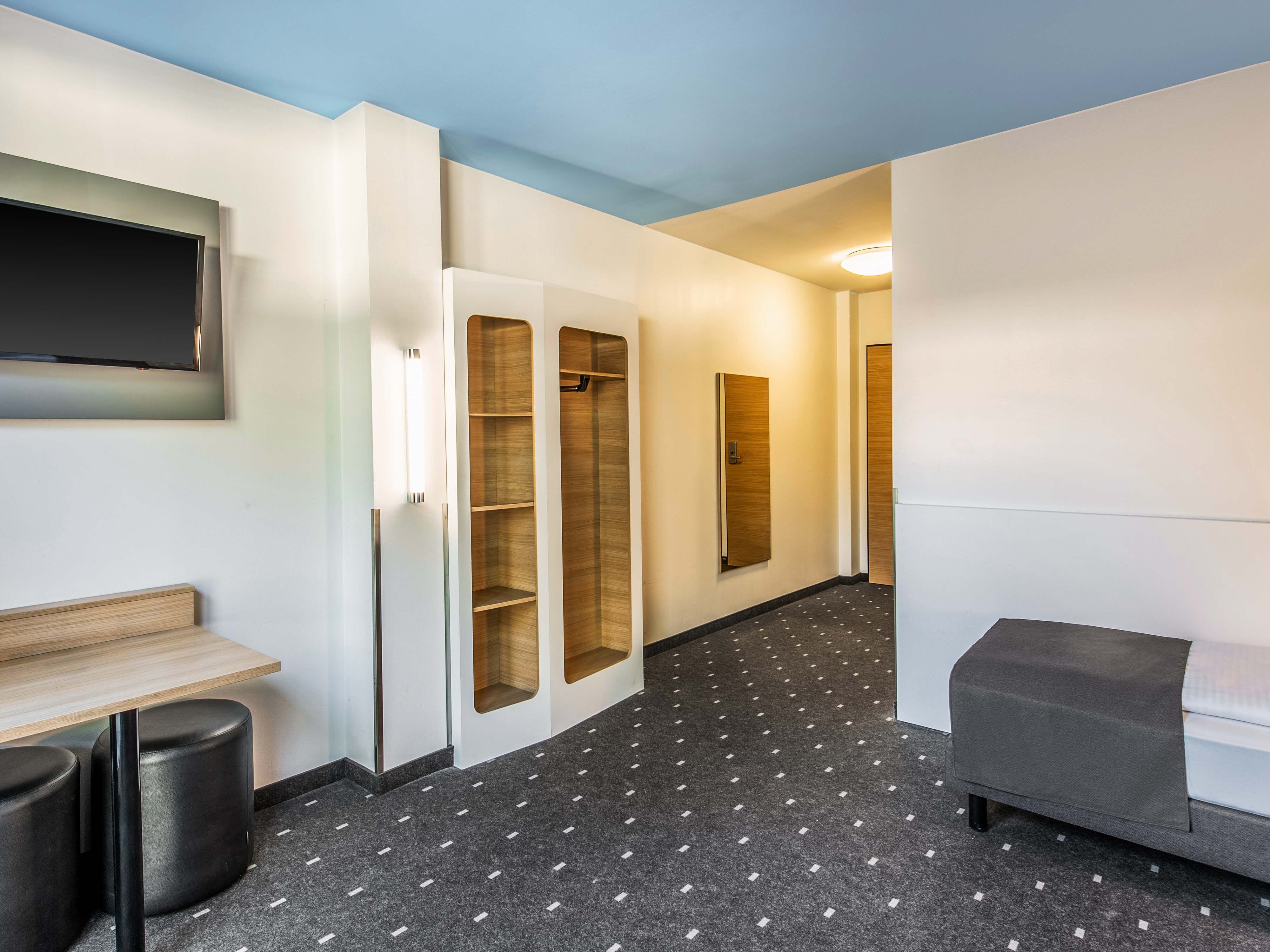 Фото B&b Hotel München City-Nord