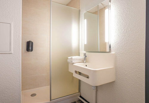 Гостиница B&B HOTEL Paris Châtillon в Шатийоне