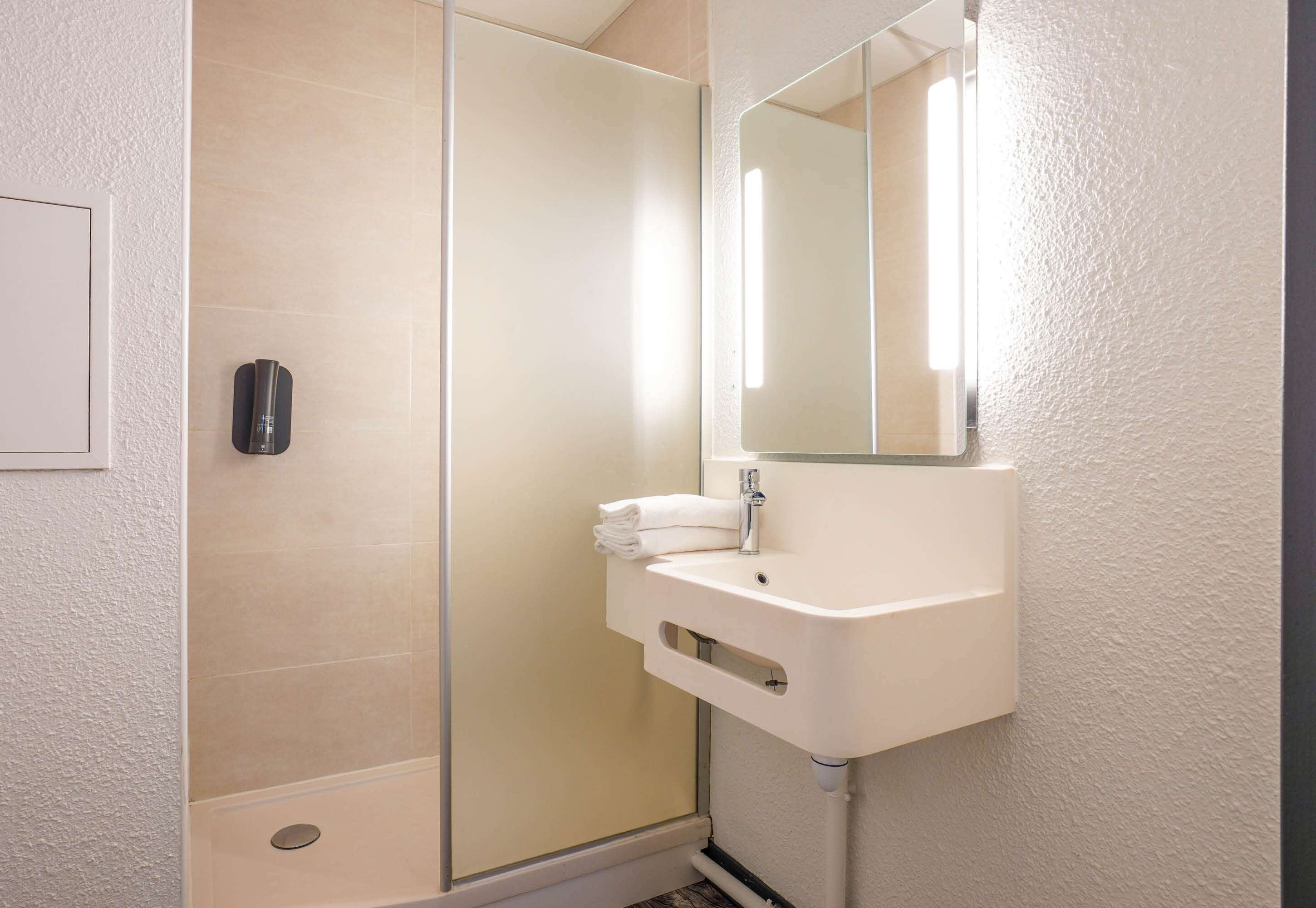 Фото B&b Hôtel Paris Châtillon