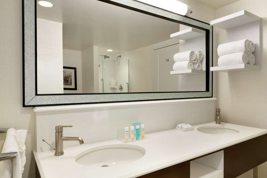 Фото Hampton Inn & Suites Nashville Downtown
