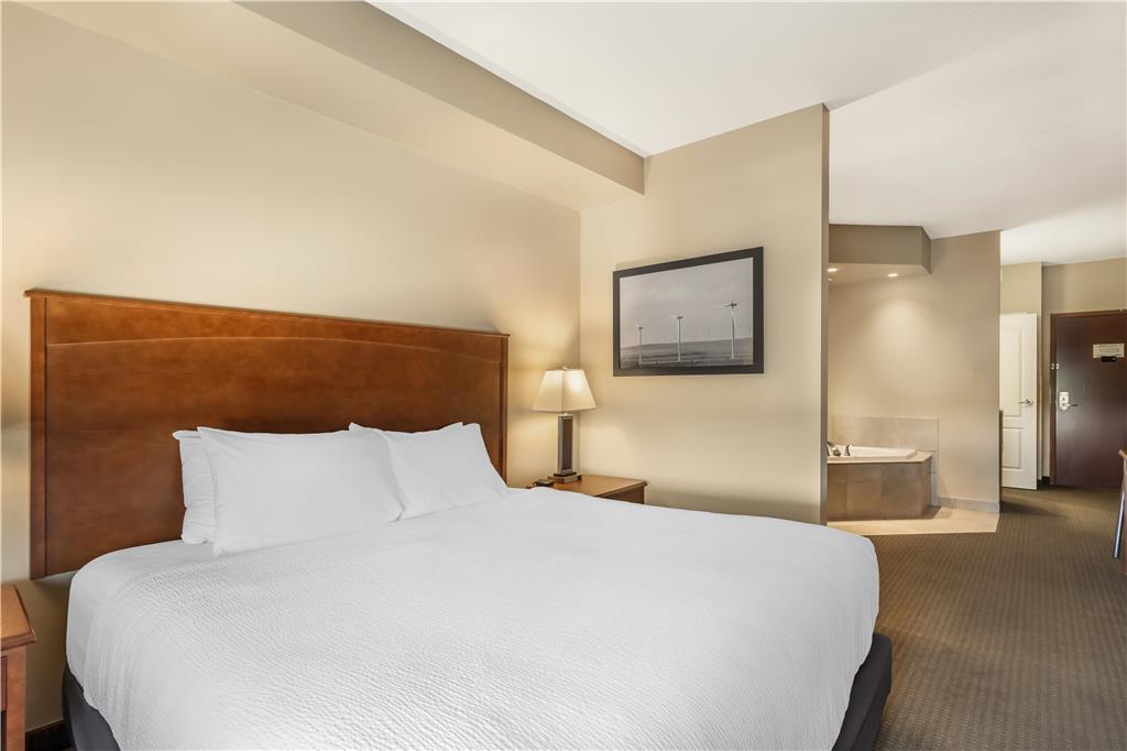 Фото Best Western Plus Service Inn & Suites