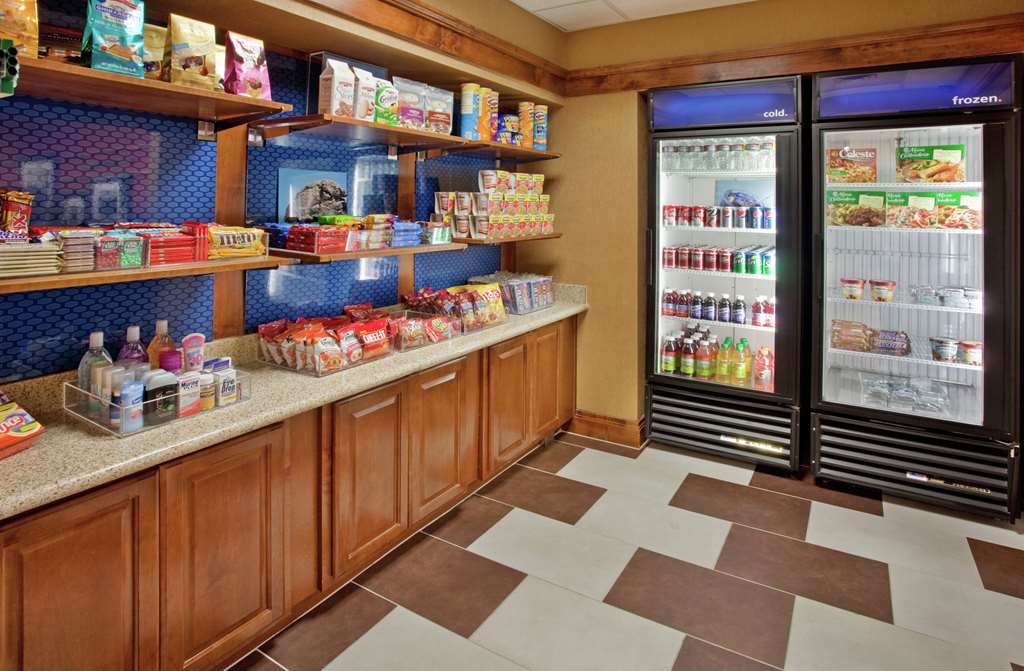 Фото Hampton Inn And Suites Hemet