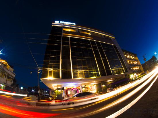 Фото отеля 1