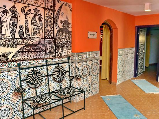 Фото Tagadirt Appart-Hotel