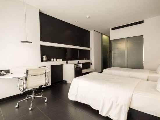 Фото Hilton Madrid Airport