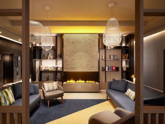 Фото Adina Apartment Hotel Dusseldorf