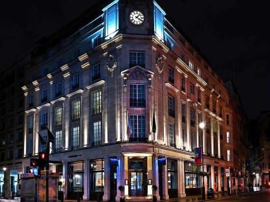 Фото The Trafalgar St. James London, Curio Collection by Hilton