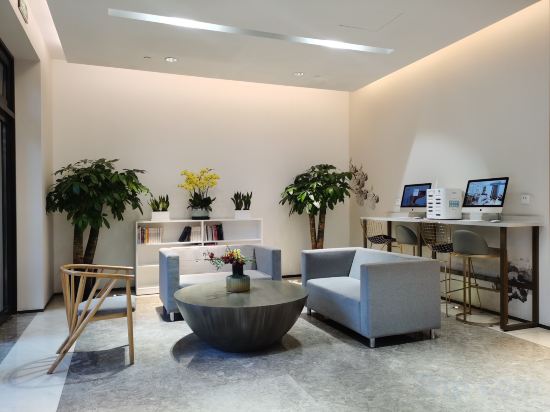 Фото Suisse Place Serviced Apartment Shanghai Zhongjian