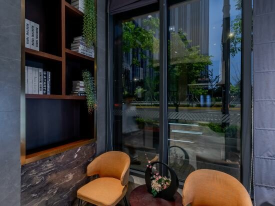 Фото Yitel Premium Shanghai Lujiazui Yuanshen Road Subway Station