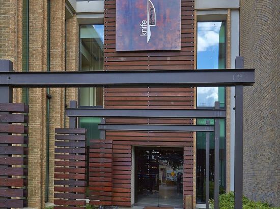 Фото The Highland Dallas, Curio Collection by Hilton