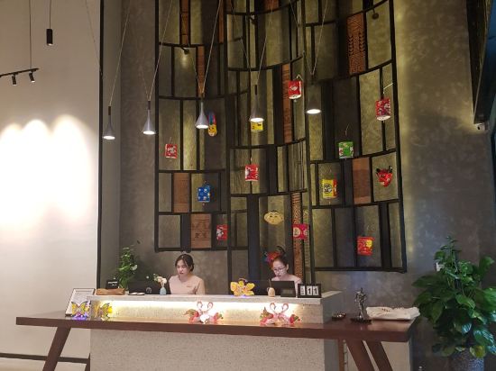 Фото Em Oi Hotel