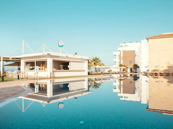 Фото Pierre Anne Beach Hotel