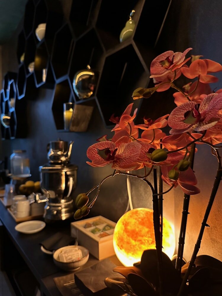 Фото The Hive Hotel