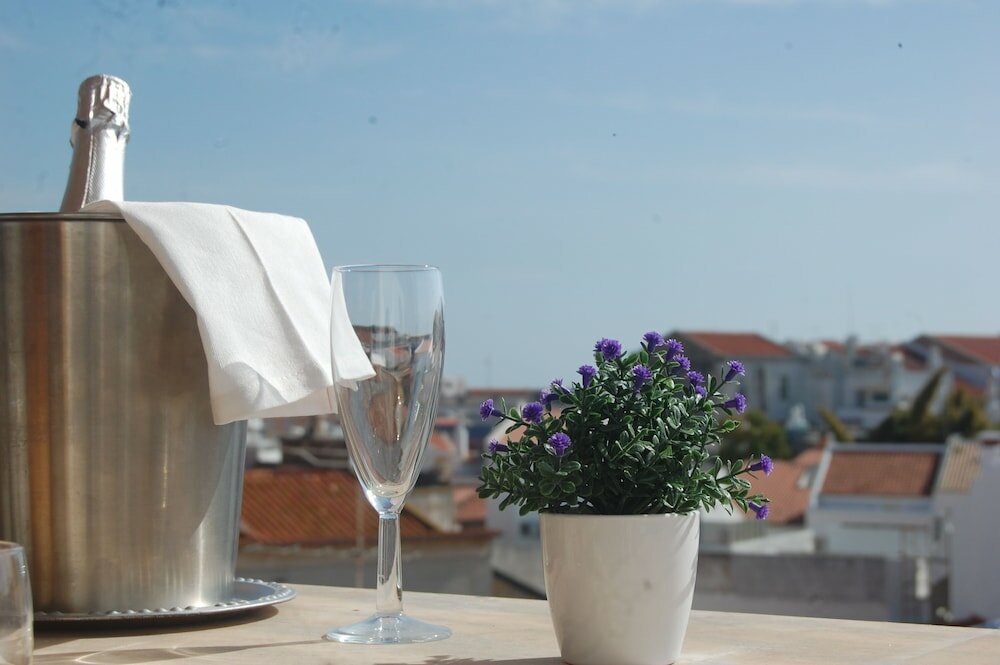 Фото Suites Inn Lagos