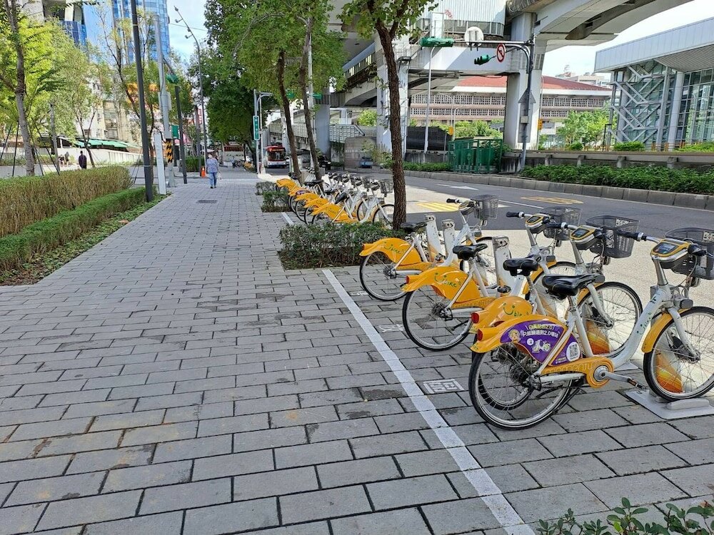 Фото Old Door Hostel & Bar