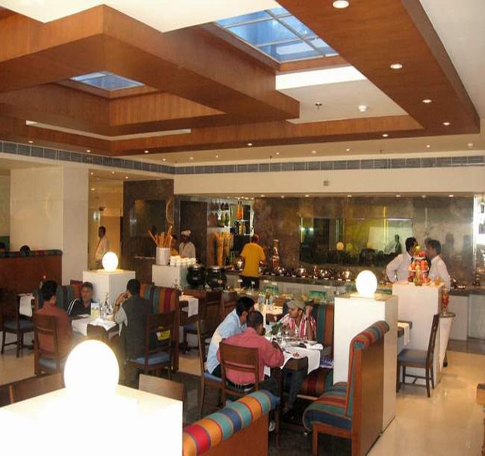 Фото Peerless Hotel Kolkata