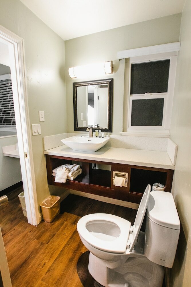 Фото The Atwood Hotel