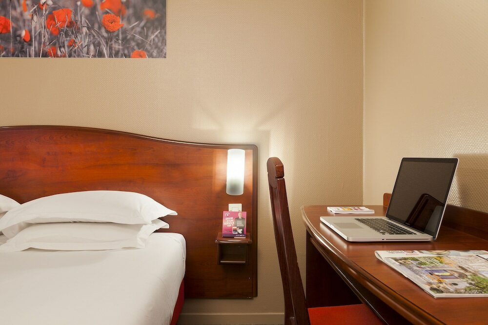 Фото Hotel The Originals Arras