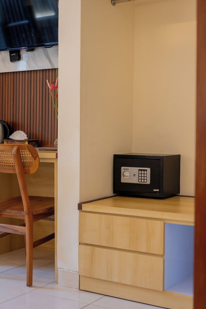 Фото Desak Putu Putra Hidden